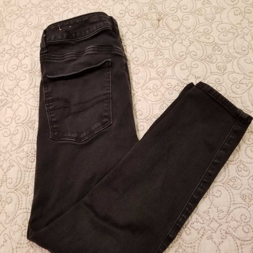 AE black super stretch jegging crop